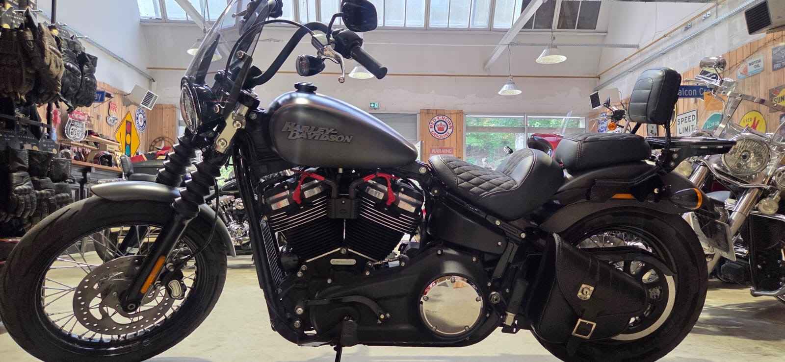 STREET BOB – Image 10