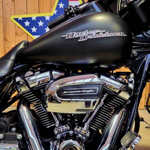 STREET GLIDE